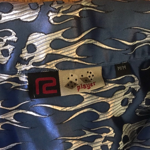 Stylish button down - Picture 2 of 3